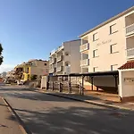 Mit Schoener Terrasse By Interhome דראמליי