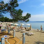 Mit Schoener Terrasse By Interhome * דראמליי