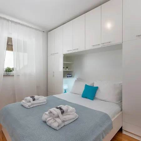 Mit Schoener Terrasse By Interhome *