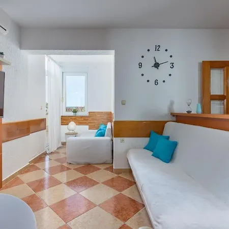 Mit Schoener Terrasse By Interhome * Dramalj