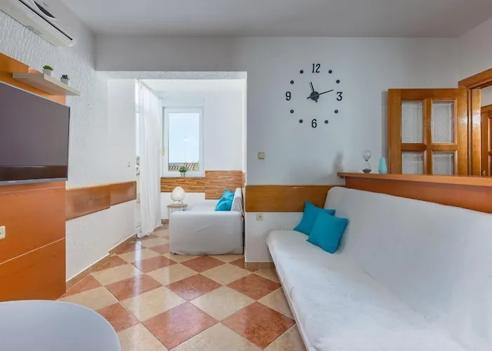 Mit Schoener Terrasse By Interhome * Dramalj