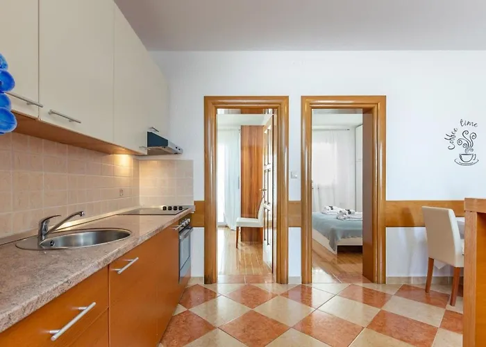 Appartamento Mit Schoener Terrasse By Interhome *