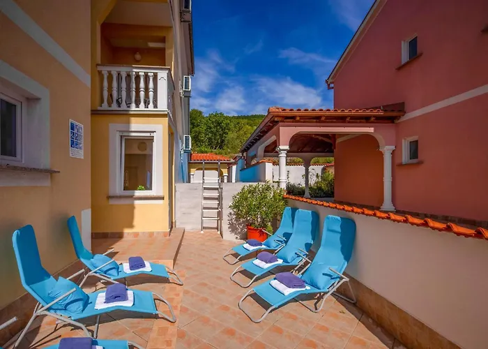 Appartamento Mit Schoener Terrasse By Interhome *