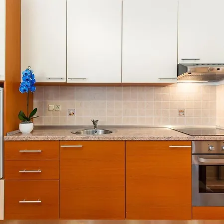 Mit Schoener Terrasse By Interhome Apartamento