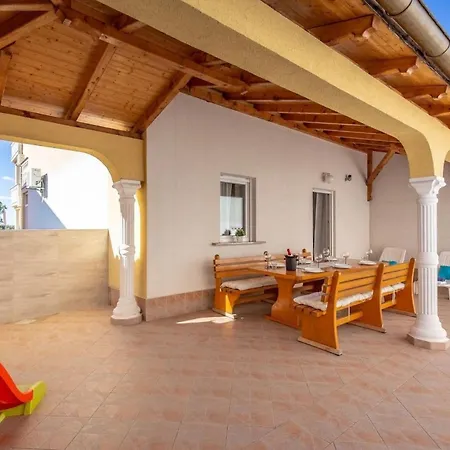 Mit Schoener Terrasse By Interhome Apartamento *
