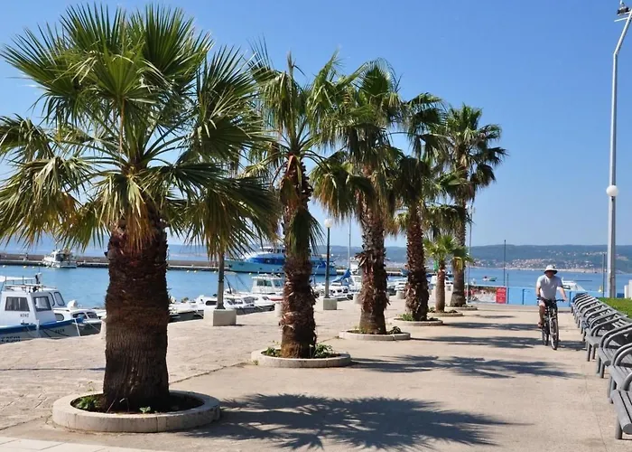 Mit Schoener Terrasse By Interhome Apartamento Dramalj